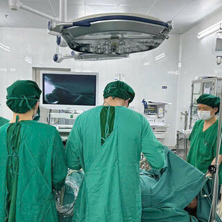 <a href="/tin-tuc-su-kien/tin-tuc-hoat-dong-benh-vien" title="Tin tức Hoạt động bệnh viện" rel="dofollow">TIN TỨC</a>
