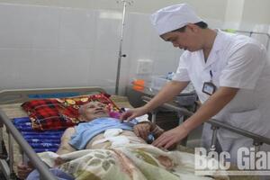 Bệnh viện Đa khoa tỉnh Bắc Giang thực hiện thành công kỹ thuật thay động mạch chủ bụng bị phình