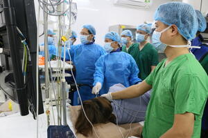 Bệnh viện Đa khoa tỉnh Bắc Giang tiếp nhận thành công kỹ thuật nội soi mật tuỵ ngược dòng lấy sỏi ống mật chủ từ Bệnh viện TWQĐ 108